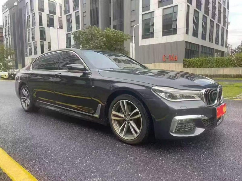 广州17年宝马7系3