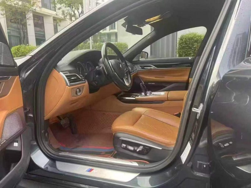 广州17年宝马7系4