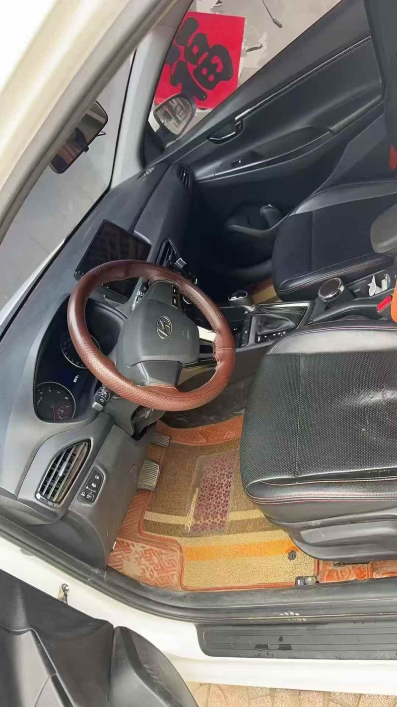 石家庄19年现代悦动2