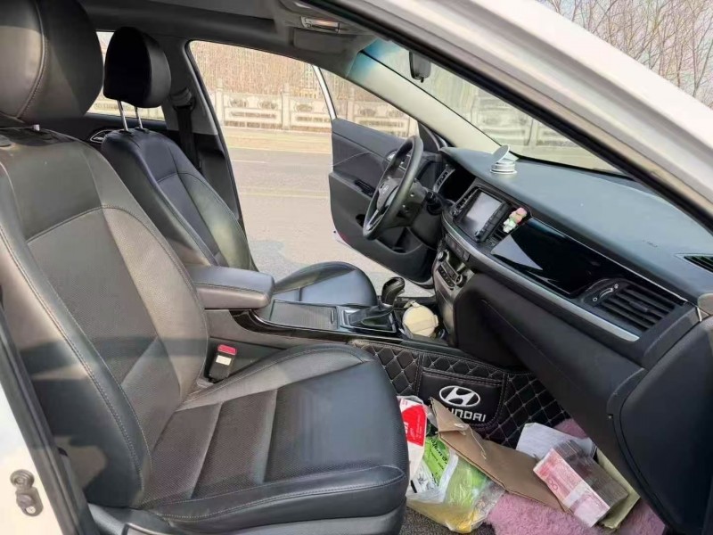 青岛20年现代名图5