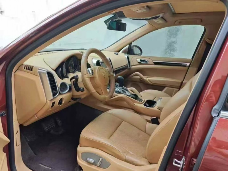 广州14年保时捷卡宴5