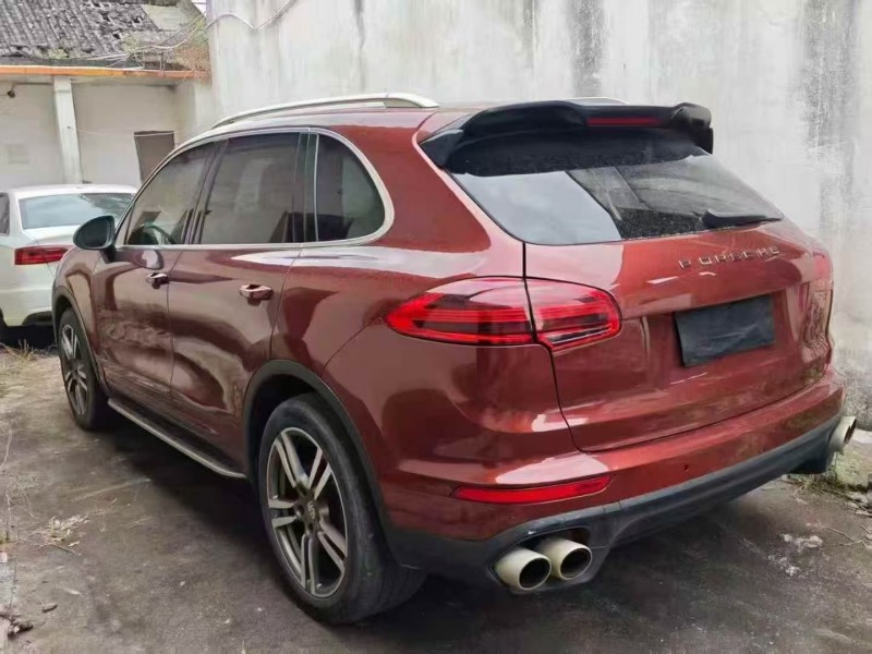 广州14年保时捷卡宴8