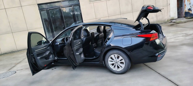 宜春22年日產天籟3