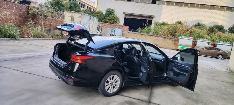 宜春22年日產天籟4