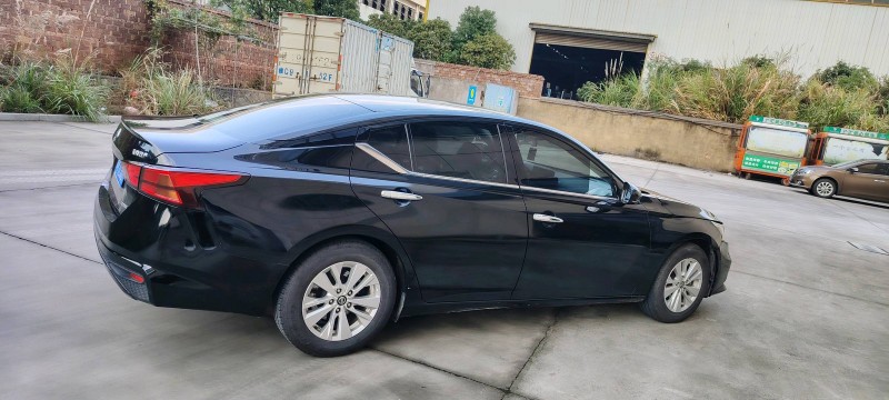 宜春22年日產天籟5