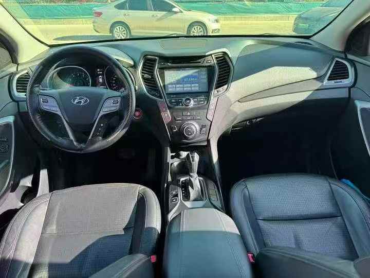 邢台14年现代新胜达5