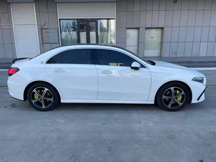 济宁23年奔驰A8