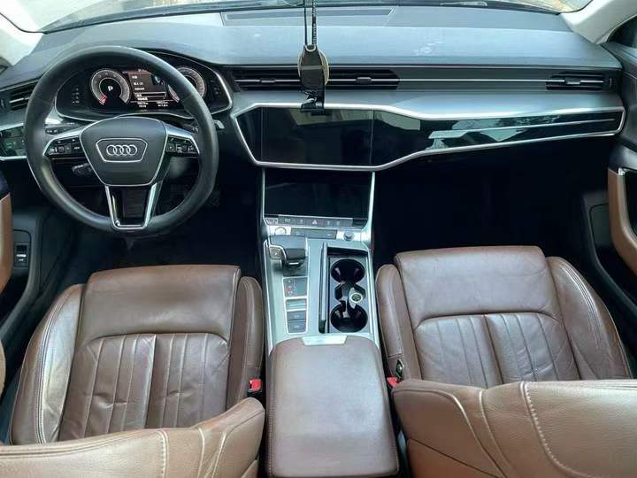 济宁19年奥迪A6L4