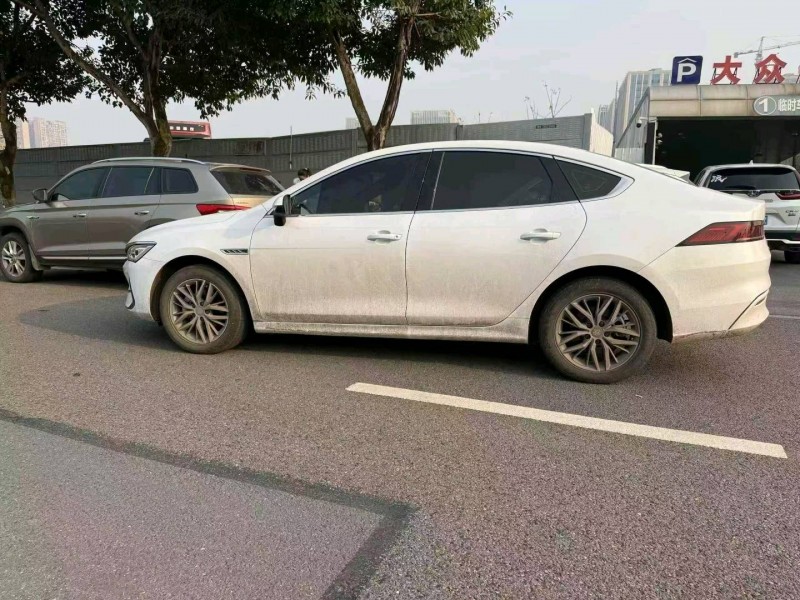 重庆24年比亚迪秦3