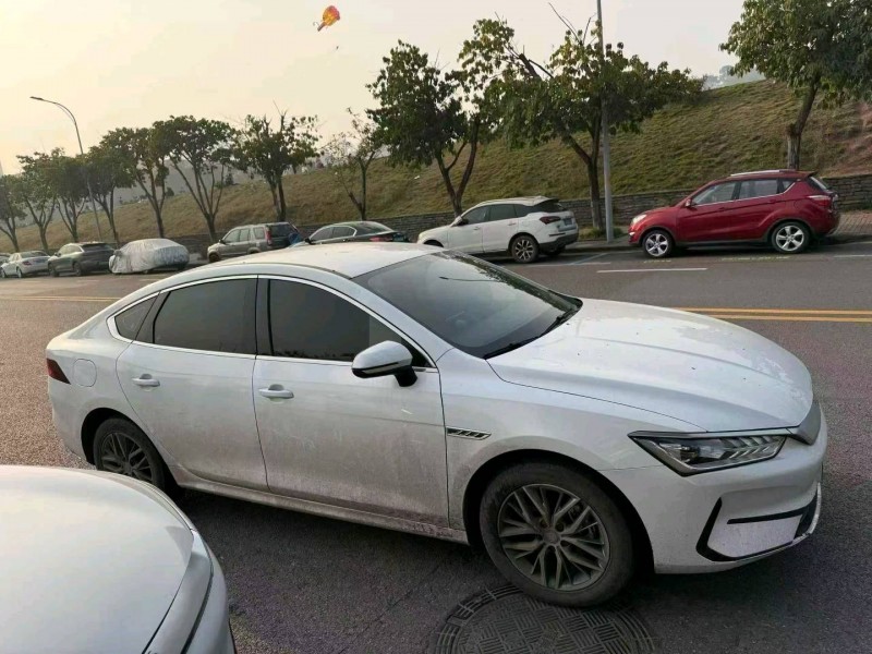 重庆24年比亚迪秦5