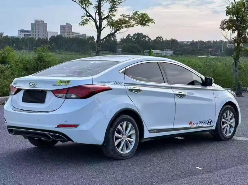 汕头18年现代朗动8