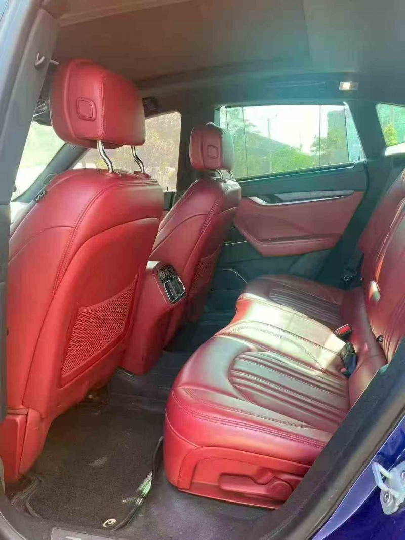 南平17年玛莎拉蒂Levante4