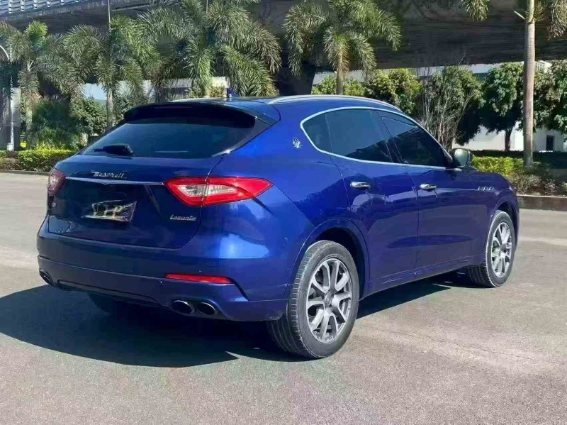 南平17年玛莎拉蒂Levante8