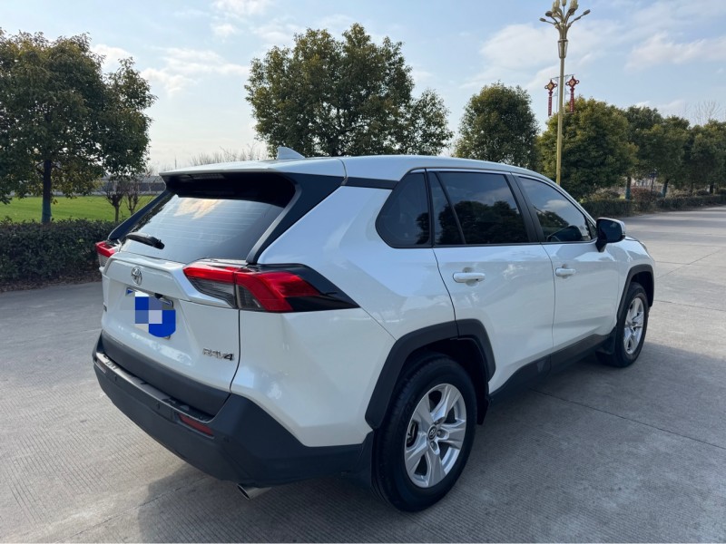 盐城25年丰田RAV4荣放4