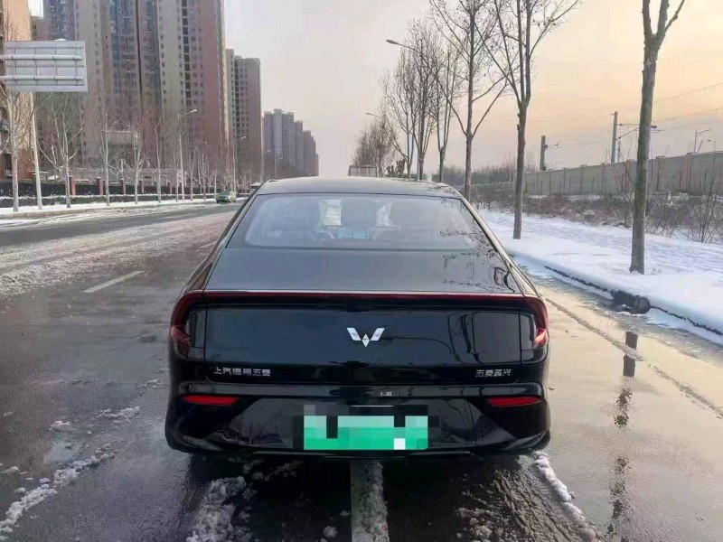 鹤壁25年五菱汽车星光4