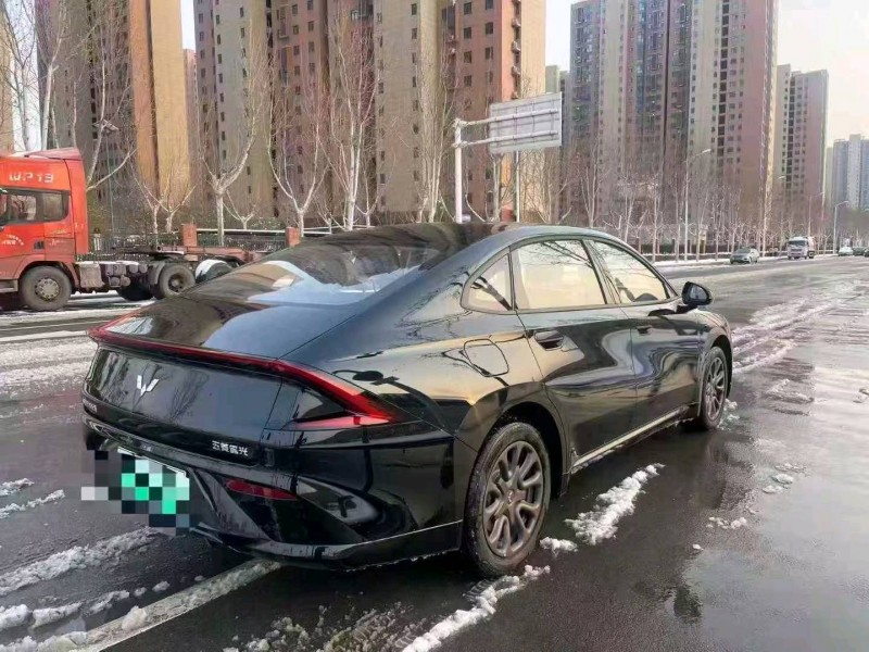 鹤壁25年五菱汽车星光5