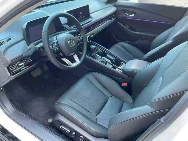 济宁23年本田雅阁6