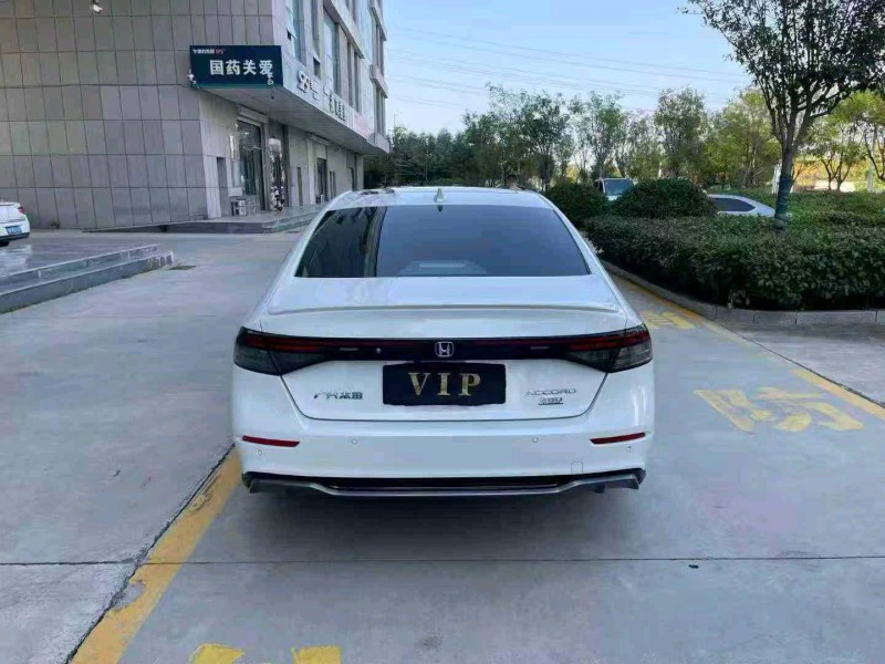 济宁23年本田雅阁8