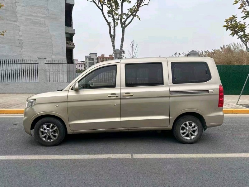 广州20年五菱汽车宏光7