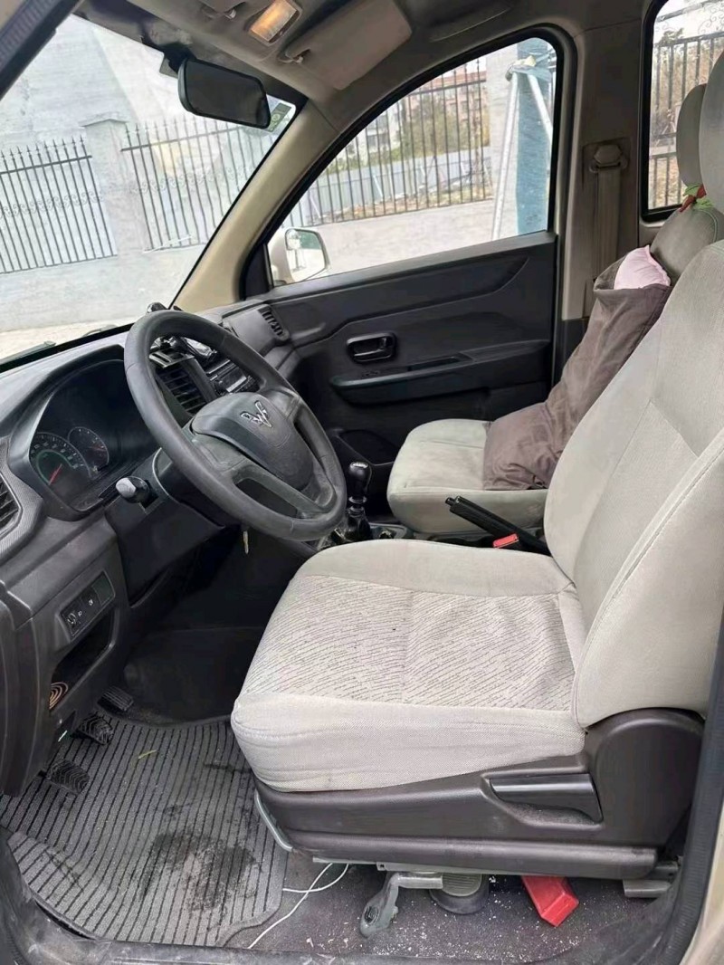 广州20年五菱汽车宏光8