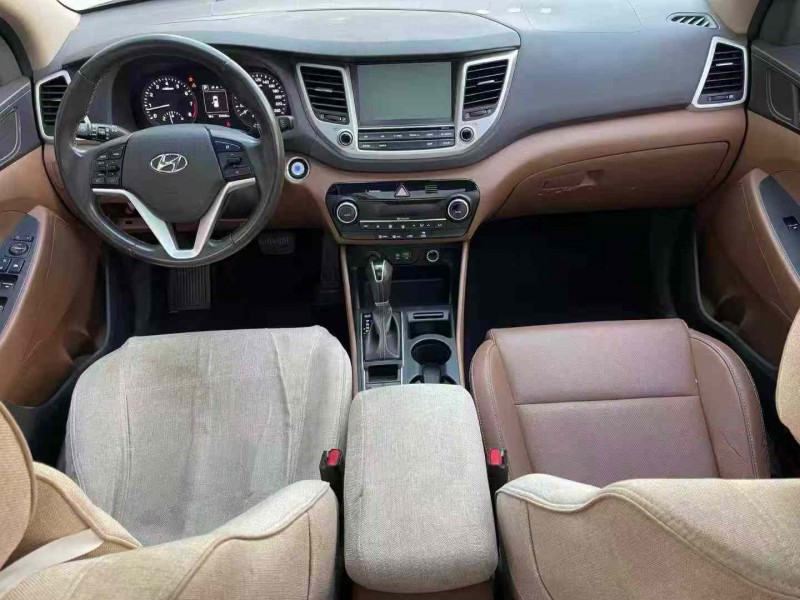 济宁18年现代途胜6