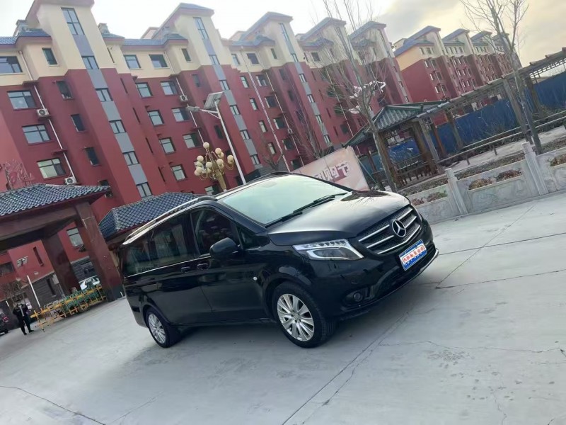 沧州19年奔驰威霆2