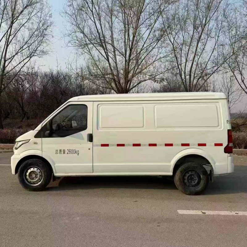 济宁23年华晨海狮8