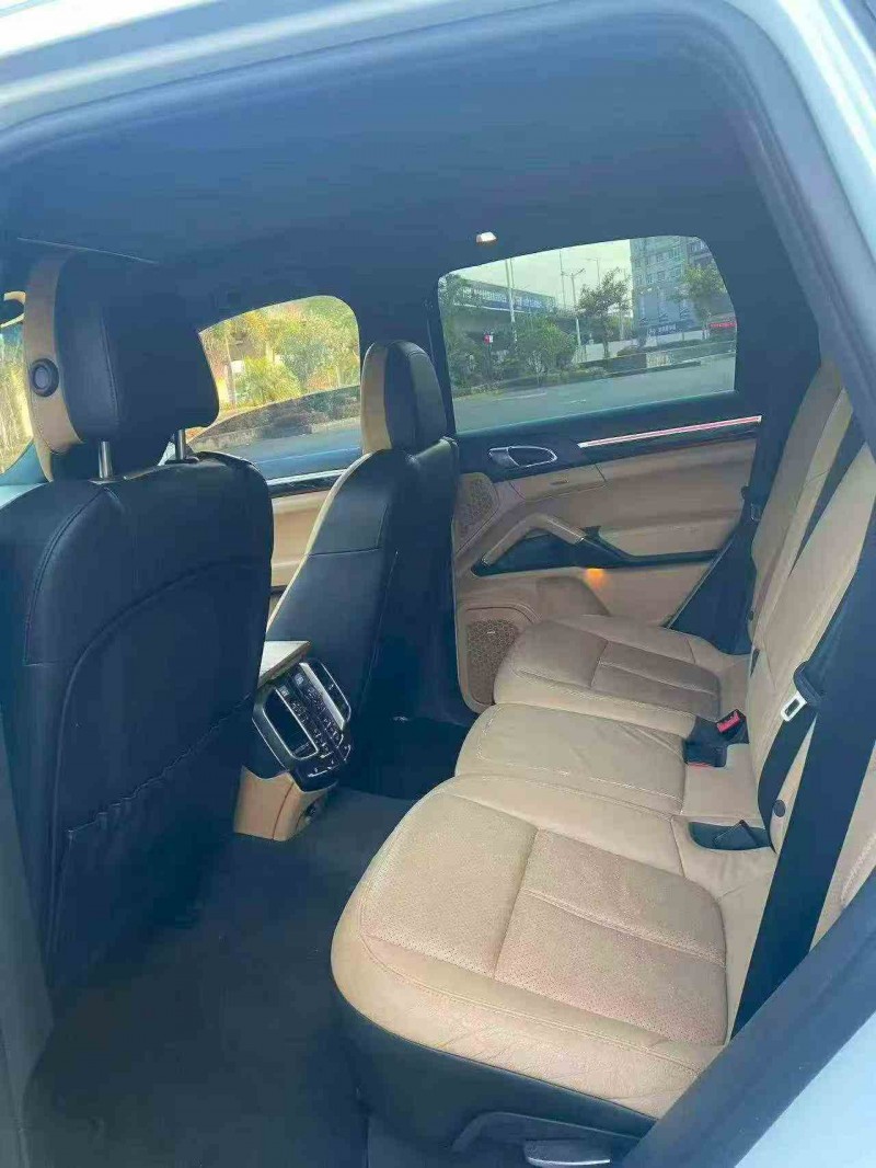 南平14年保时捷卡宴4