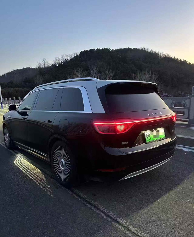 济宁24年华为智选问界7