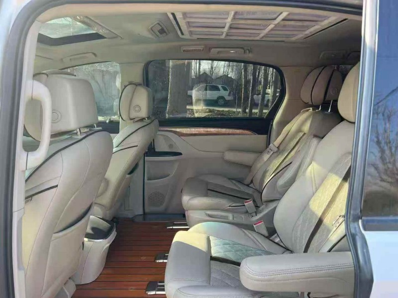 济宁19年别克GL85