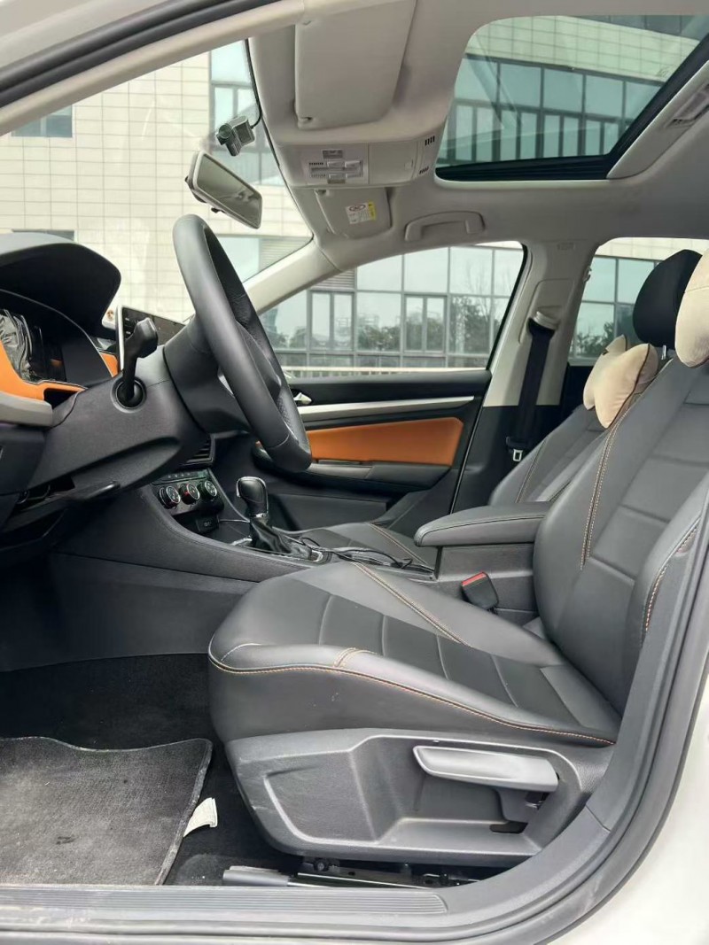 佛山22年大众宝来4