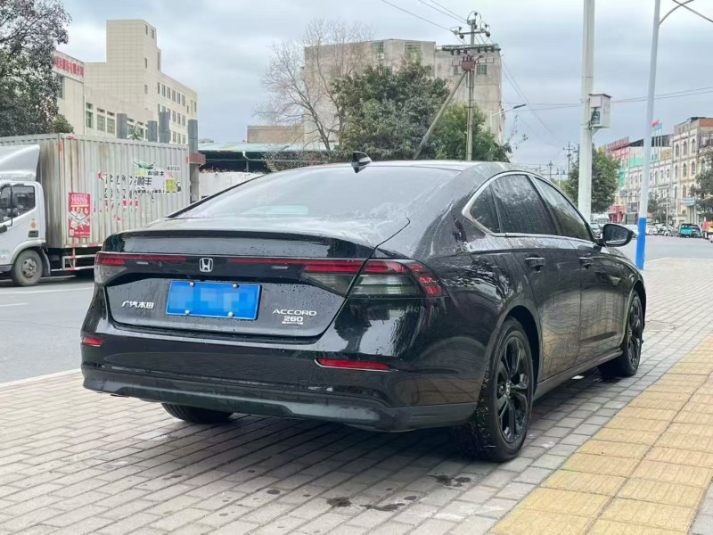 宜春25年本田雅阁5