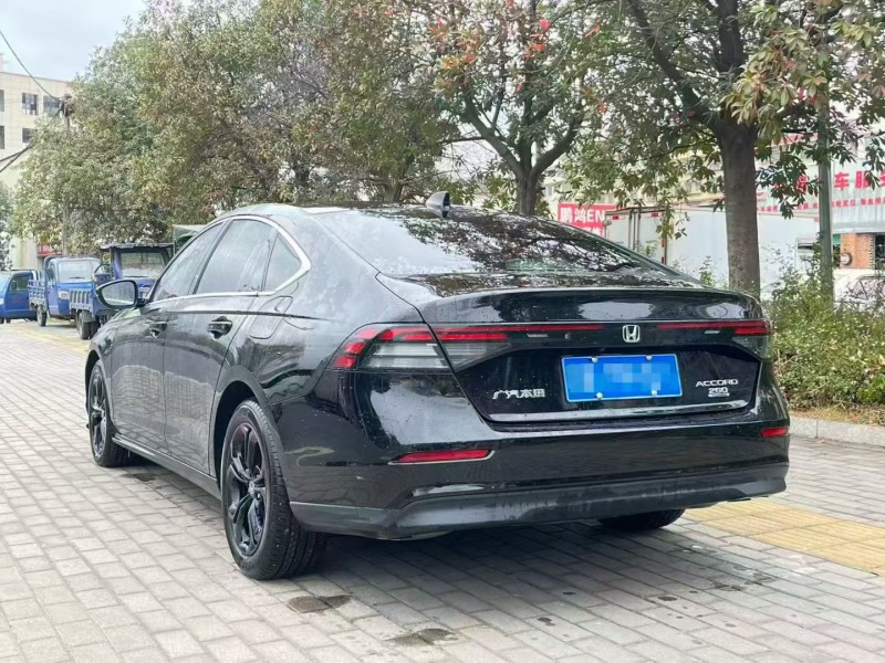 宜春25年本田雅阁6