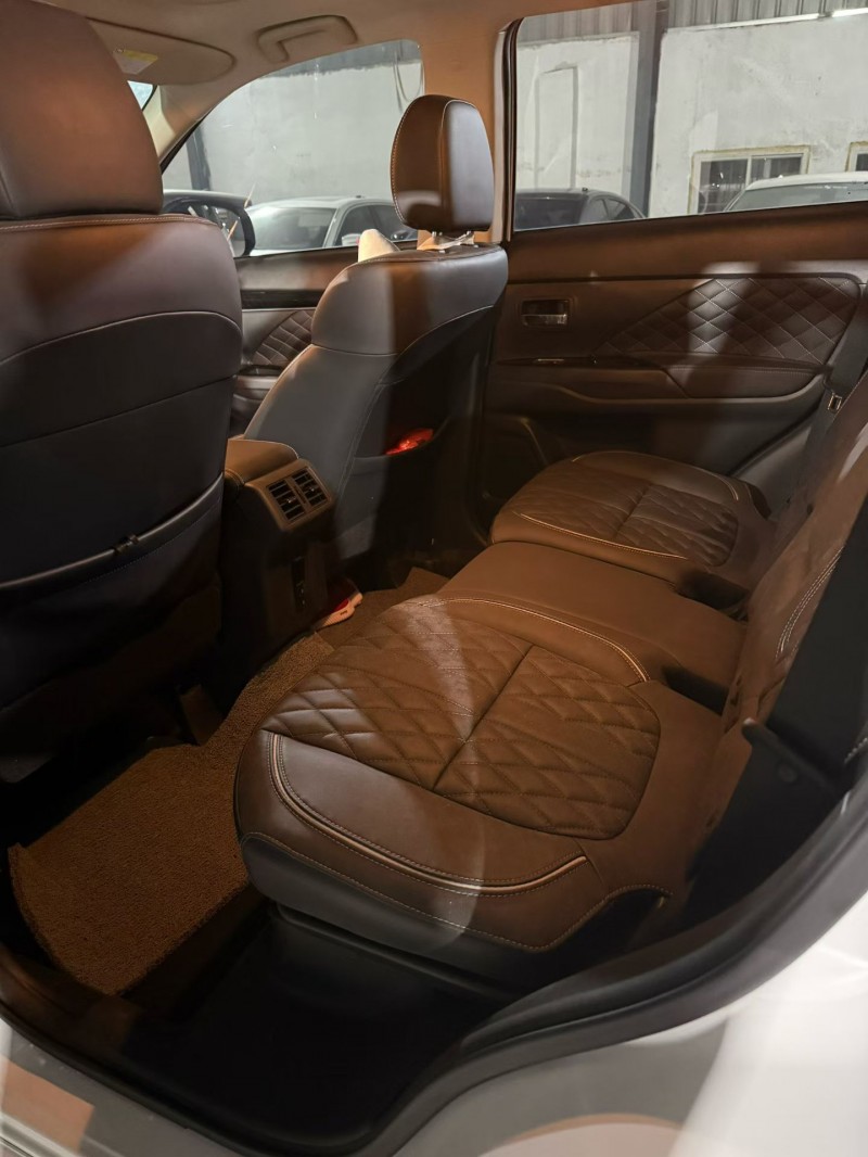 深圳23年三菱欧蓝德3