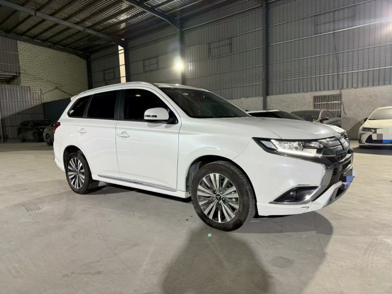 深圳23年三菱欧蓝德4