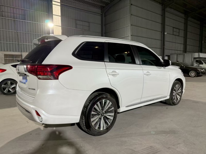 深圳23年三菱欧蓝德5