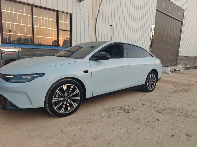 长沙24年零跑汽车C012