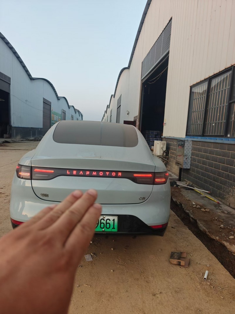 长沙24年零跑汽车C015