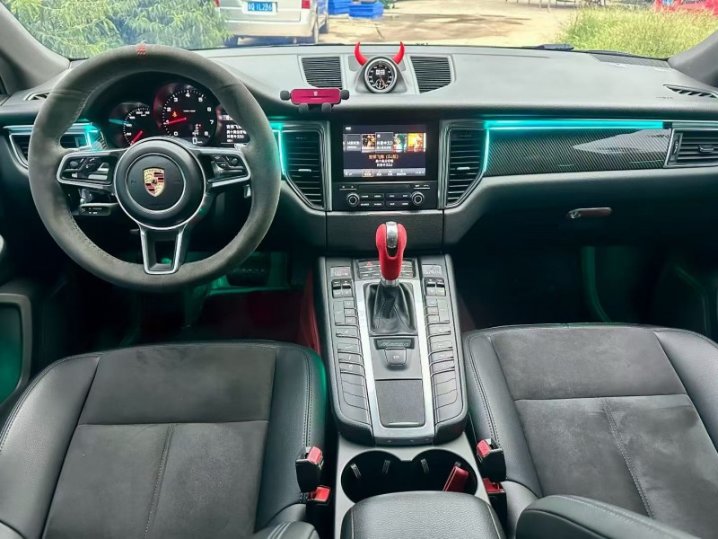 临沂17年保时捷Macan6