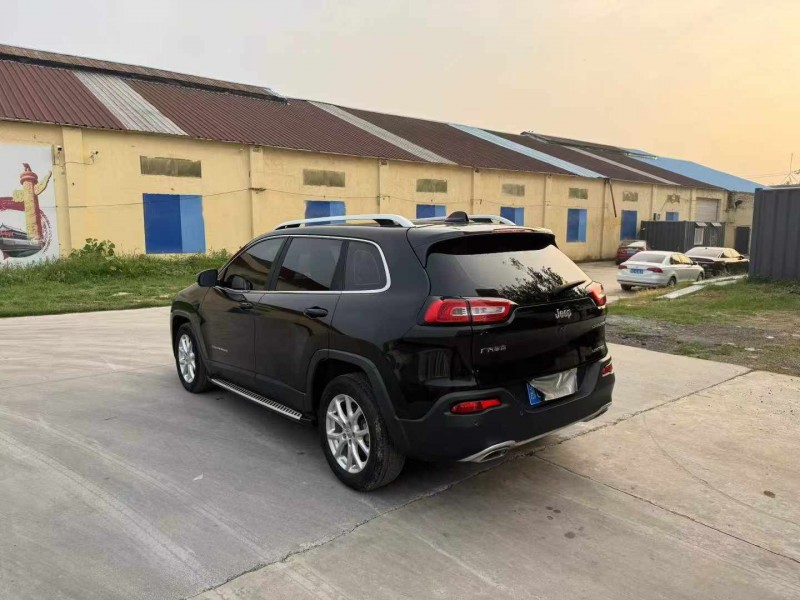 徐州17年Jeep自由光3