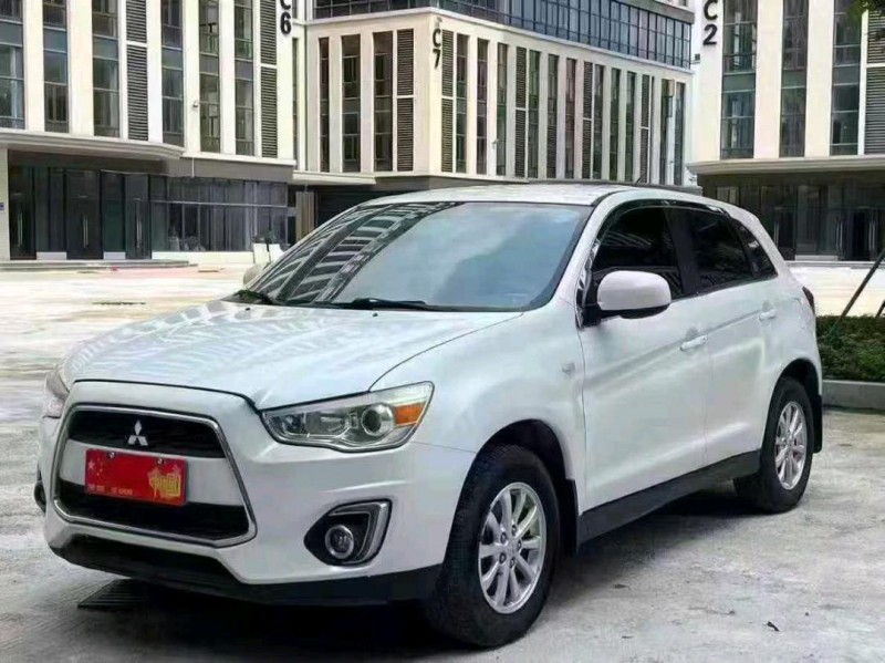 广州16年三菱劲炫3