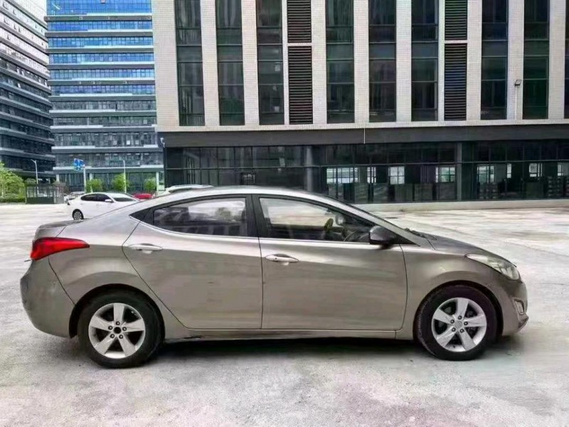 广州14年现代朗动6