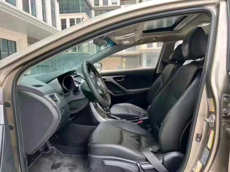 广州14年现代朗动8