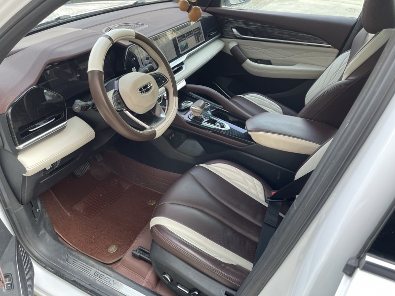 濟寧22年吉利星越5