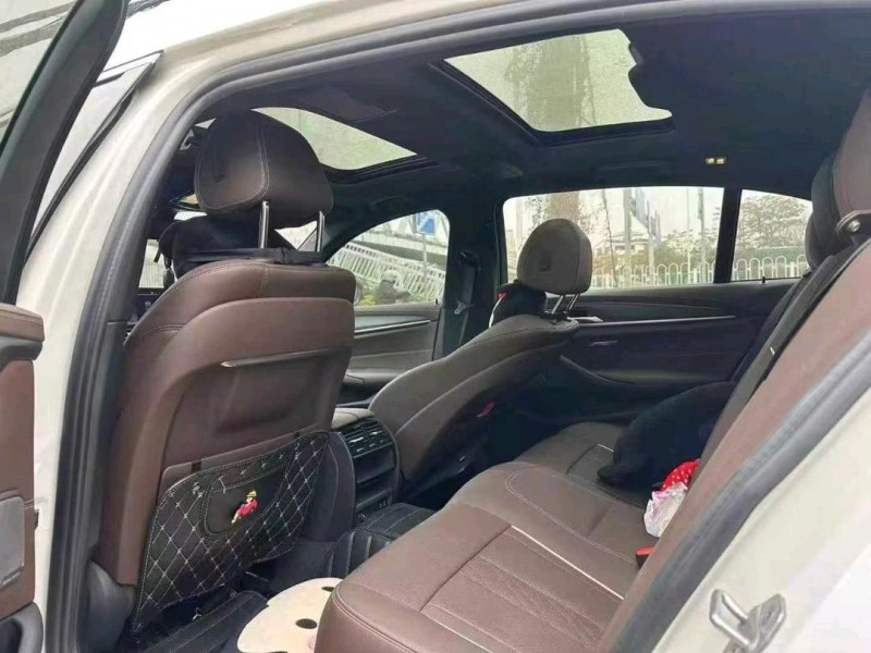 广州21年宝马5系8