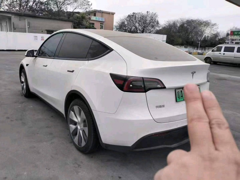 广州23年特斯拉MODEL Y3