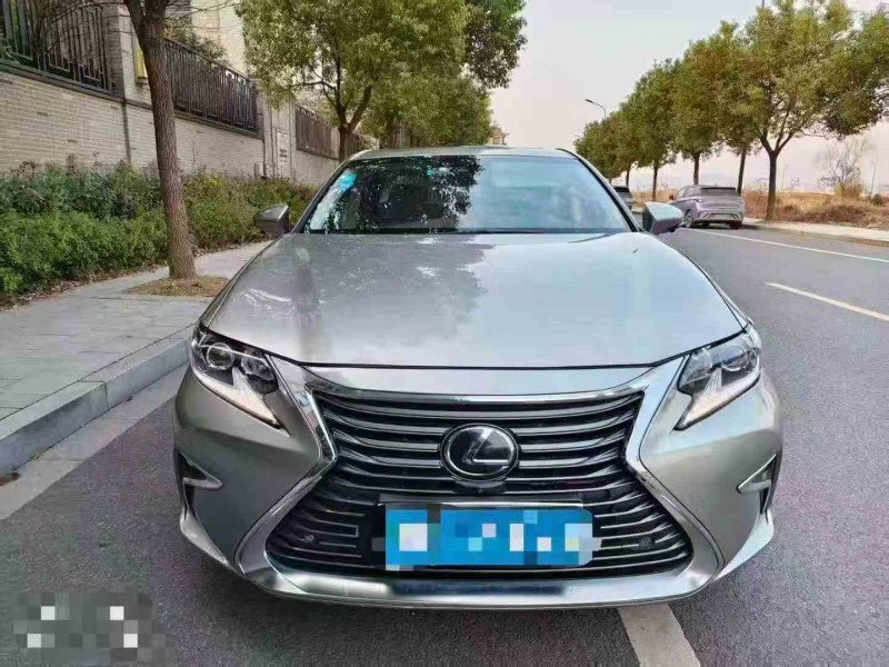 衢州17年雷克萨斯ES1