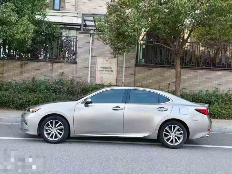 衢州17年雷克萨斯ES7