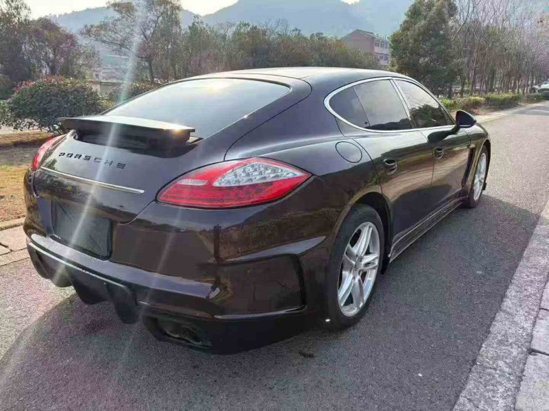 湖州13年保时捷帕拉梅拉8
