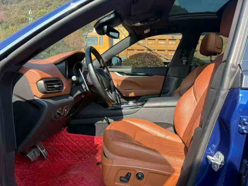 衢州21年玛莎拉蒂Levante4